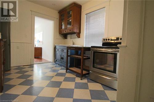 589 2Nd Avenue E, Owen Sound, ON - Indoor Photo Showing Kitchen