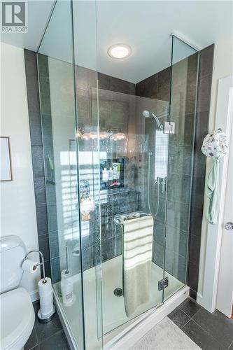 18537 Stonehouse Point Road, Cornwall, ON - Indoor Photo Showing Bathroom