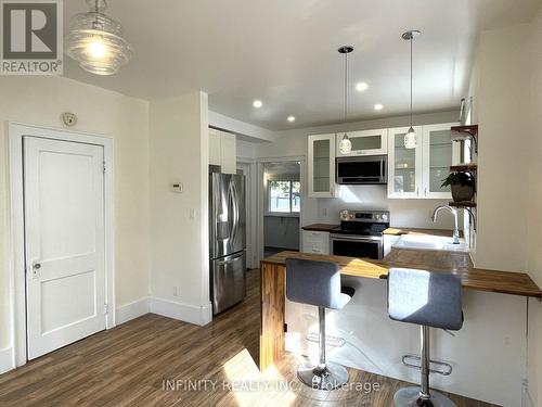 528 Elm Avenue, Windsor, ON - Indoor Photo Showing Kitchen With Upgraded Kitchen