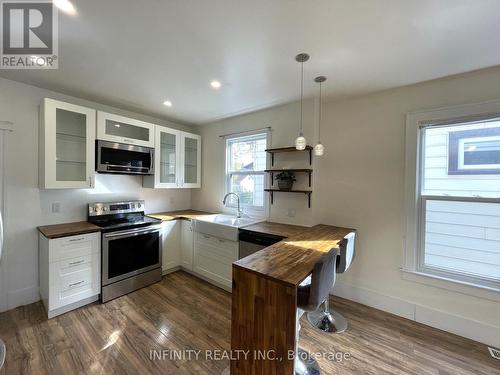 528 Elm Avenue, Windsor, ON - Indoor Photo Showing Kitchen