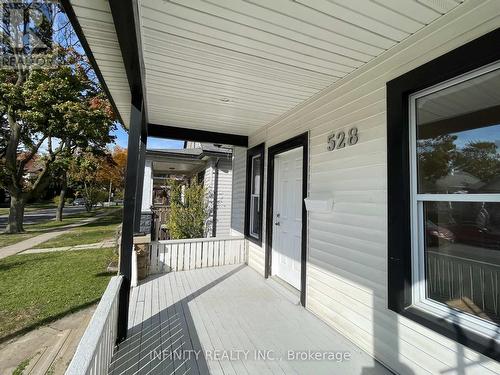 528 Elm Avenue, Windsor, ON - Outdoor With Exterior