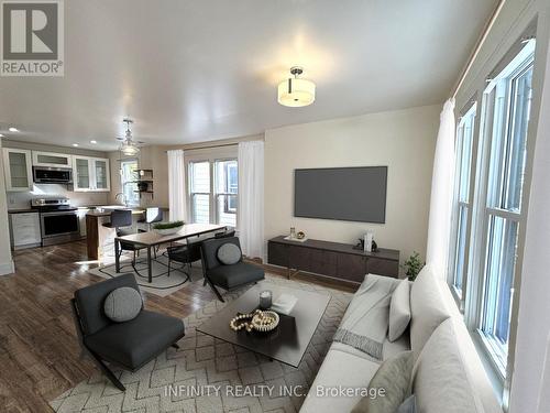 528 Elm Avenue, Windsor, ON - Indoor Photo Showing Living Room