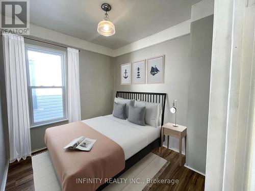 528 Elm Avenue, Windsor, ON - Indoor Photo Showing Bedroom