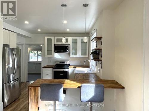 528 Elm Avenue, Windsor, ON - Indoor Photo Showing Kitchen