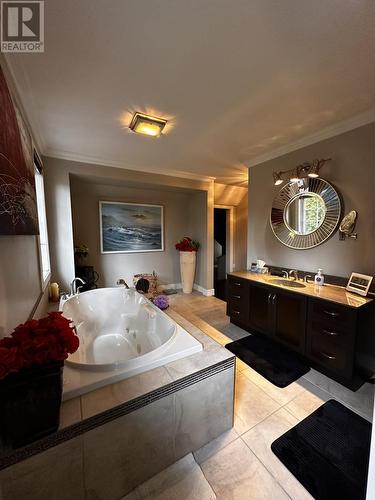 137 Portugal Cove Road, St. John'S, NL - Indoor Photo Showing Bathroom