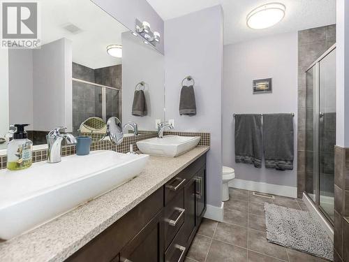 344 Quarry Park Boulevard Se, Calgary, AB - Indoor Photo Showing Bathroom