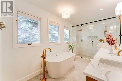 72 Canova Road Sw, Calgary, AB - Indoor Photo Showing Bathroom