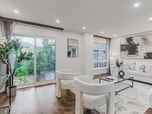 17-296 Torresdale Ave, Toronto, ON - Indoor Photo Showing Living Room