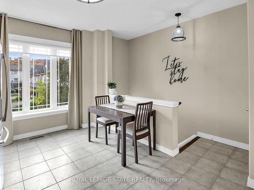 24-8 Hemlock Way, Grimsby, ON - Indoor Photo Showing Dining Room