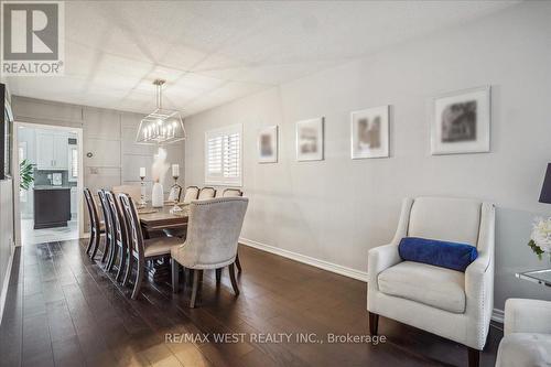 239 Sawmill Valley Drive, Newmarket, ON - Indoor Photo Showing Dining Room