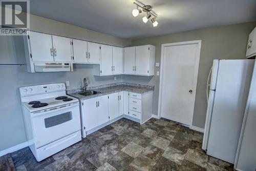 80 Greenspond Drive, St. John'S, NL - Indoor Photo Showing Kitchen