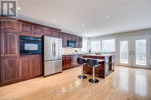 2110 Duncan Road, Oakville, ON - Indoor Photo Showing Kitchen