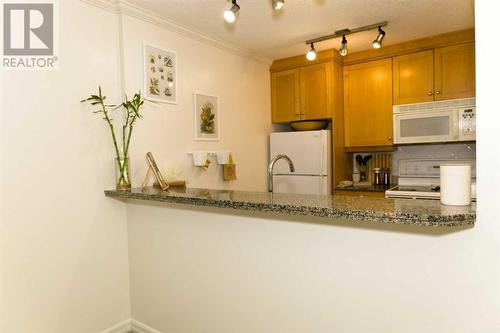 Kitchen - 308, 4603 Varsity Drive Nw, Calgary, AB - Indoor Photo Showing Kitchen