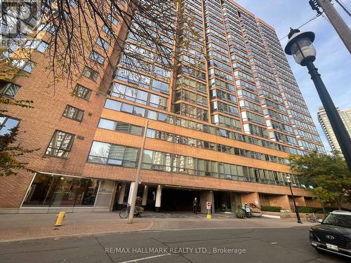 913 - 1055 Bay  (Furnished W/Parkng) Street, Toronto, ON - Outdoor With Facade