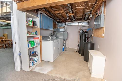 25488 Lindsay Road, Dresden, ON - Indoor Photo Showing Laundry Room