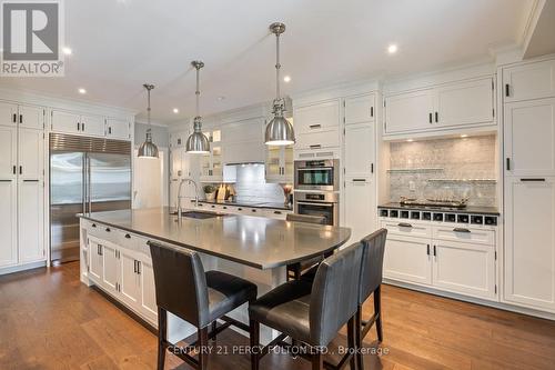 990 John Watt Boulevard, Mississauga, ON - Indoor Photo Showing Kitchen With Upgraded Kitchen