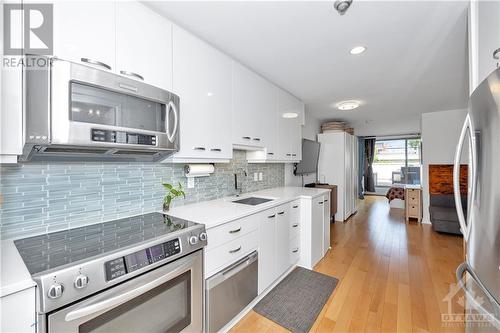 202 St Patrick Street Unit#12, Ottawa, ON - Indoor Photo Showing Kitchen With Upgraded Kitchen