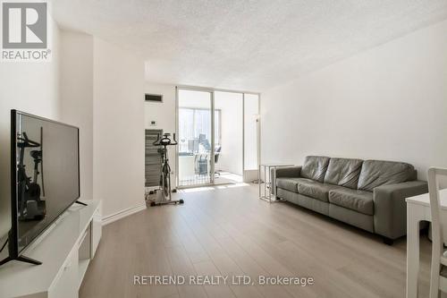 1004 - 7 Bishop Avenue, Toronto, ON - Indoor