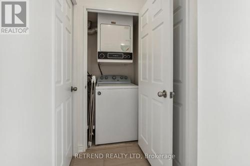 1004 - 7 Bishop Avenue, Toronto, ON - Indoor Photo Showing Laundry Room