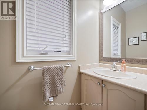 54 Saint Victor Drive, Vaughan, ON - Indoor Photo Showing Bathroom