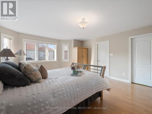 54 Saint Victor Drive, Vaughan, ON - Indoor Photo Showing Bedroom