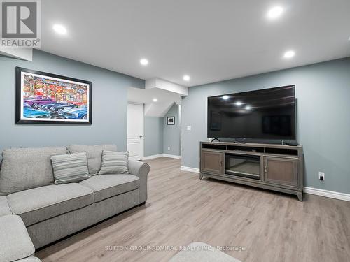 54 Saint Victor Drive, Vaughan, ON - Indoor Photo Showing Living Room