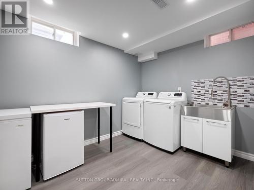 54 Saint Victor Drive, Vaughan, ON - Indoor Photo Showing Laundry Room