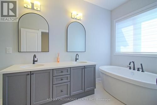 60 Harvey Bunker Crescent, Markham, ON - Indoor Photo Showing Bathroom