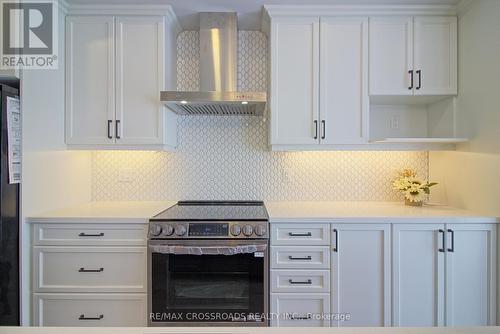 60 Harvey Bunker Crescent, Markham, ON - Indoor Photo Showing Kitchen