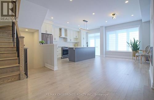 60 Harvey Bunker Crescent, Markham, ON - Indoor Photo Showing Kitchen