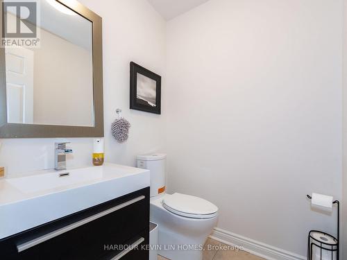 37 Laser Court, Richmond Hill, ON - Indoor Photo Showing Bathroom