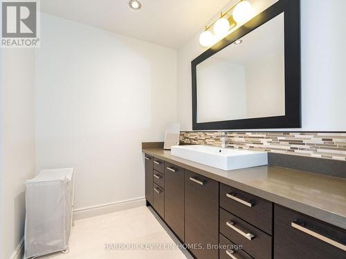 37 Laser Court, Richmond Hill, ON - Indoor Photo Showing Bathroom