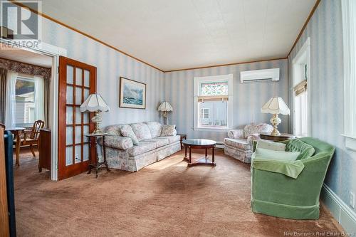 296 Main Street, Hartland, NB - Indoor Photo Showing Living Room