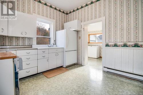 296 Main Street, Hartland, NB - Indoor Photo Showing Kitchen