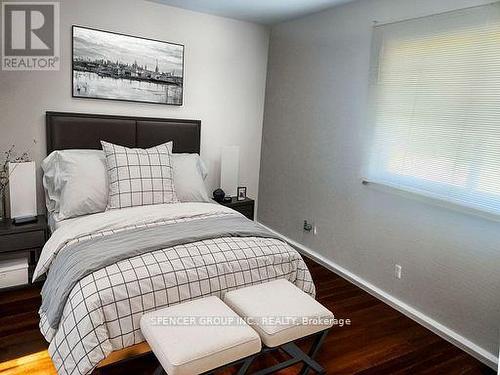 1856 Briarcrook Crescent, Mississauga, ON - Indoor Photo Showing Bedroom