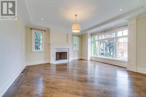 1031 Lakeshore Road W, Oakville, ON - Indoor Photo Showing Living Room With Fireplace