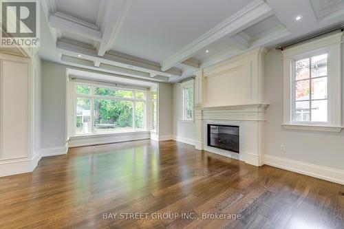 1031 Lakeshore Road W, Oakville, ON - Indoor Photo Showing Living Room With Fireplace