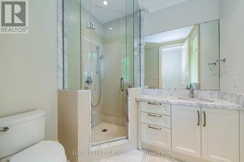 1031 Lakeshore Road W, Oakville, ON - Indoor Photo Showing Bathroom