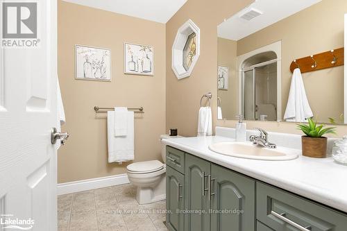 80 Stephenson Rd 7 E, Huntsville (Stephenson), ON - Indoor Photo Showing Bathroom