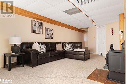 80 Stephenson Rd 7 E, Huntsville (Stephenson), ON - Indoor Photo Showing Living Room