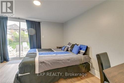 12 Cartwright Street, London, ON - Indoor Photo Showing Bedroom