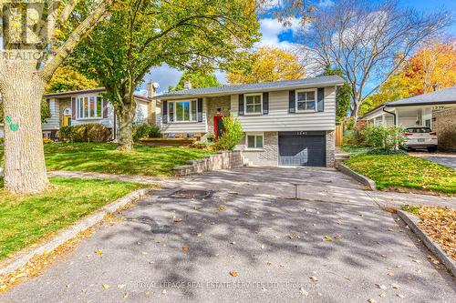 1241 Richards Crescent, Oakville, ON - Outdoor With Facade