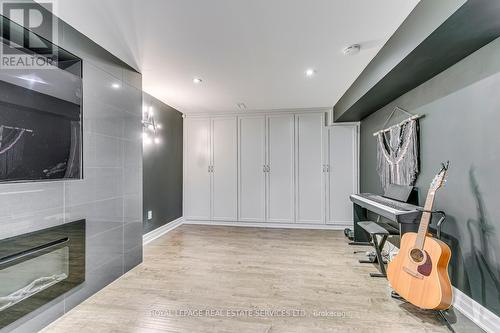 1241 Richards Crescent, Oakville, ON - Indoor Photo Showing Other Room With Fireplace