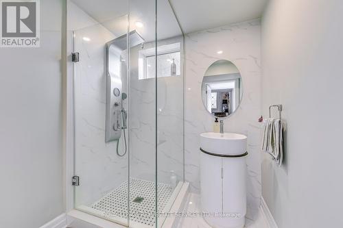 1241 Richards Crescent, Oakville, ON - Indoor Photo Showing Bathroom