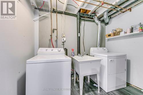 1241 Richards Crescent, Oakville, ON - Indoor Photo Showing Laundry Room