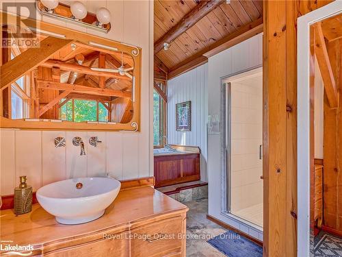 1400 Chemin Du Loup Road, Tiny, ON - Indoor Photo Showing Bathroom