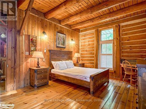 1400 Chemin Du Loup Road, Tiny, ON - Indoor Photo Showing Bedroom