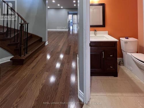 923 Golden Farmer Way, Mississauga, ON - Indoor Photo Showing Bathroom