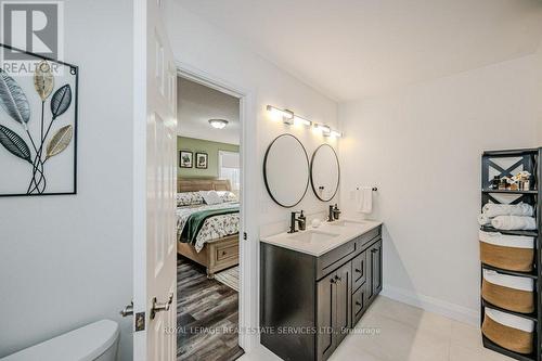 58 Dublin Drive, Hamilton, ON - Indoor Photo Showing Bathroom