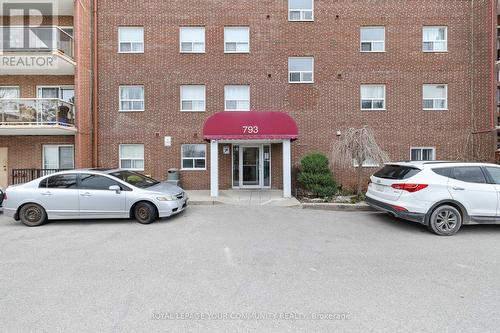 209 - 793 Colborne Street, Brantford, ON - Outdoor